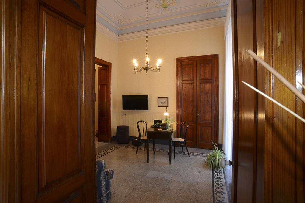 Suites In Sicily Acireale Eksteriør billede